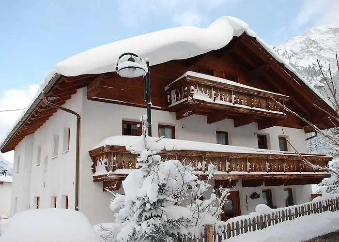 Guest house Steinkogel Sankt Leonhard im Pitztal